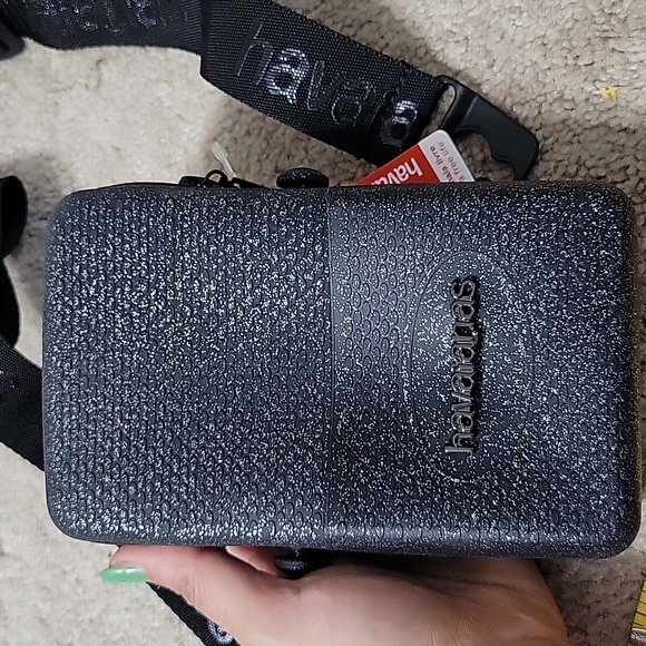 Havaianas Gray Camera Case with Strap - Picture 4 of 6